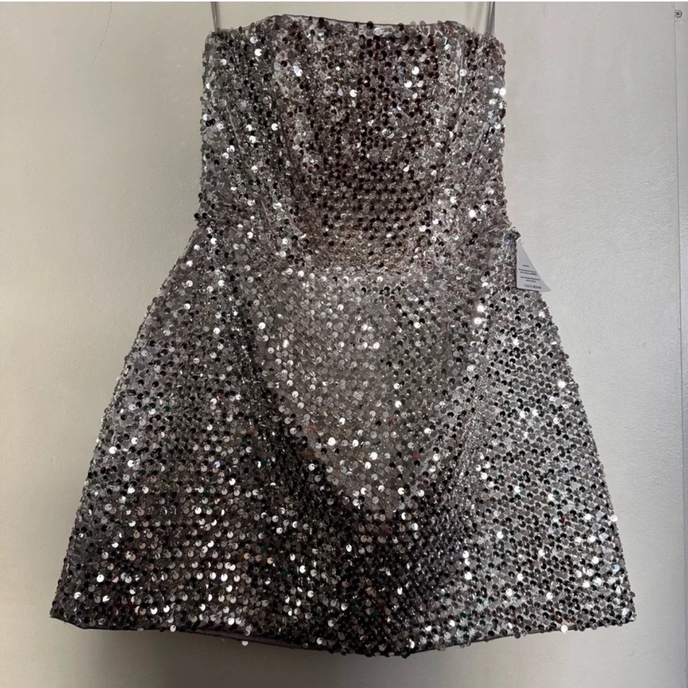 NEW WITH TAG NADINE MERABI LUCIA SHORT 
SILVER DRESS SIZE M - Picture 13 of 15